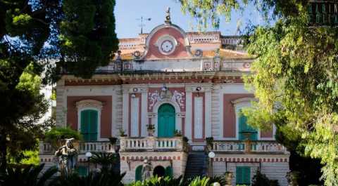 Bari, quella storica dimora celata da un magnificente giardino:  la raffinata Villa Anna